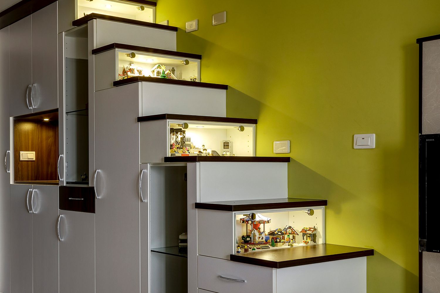 階梯兼公仔收藏格設計